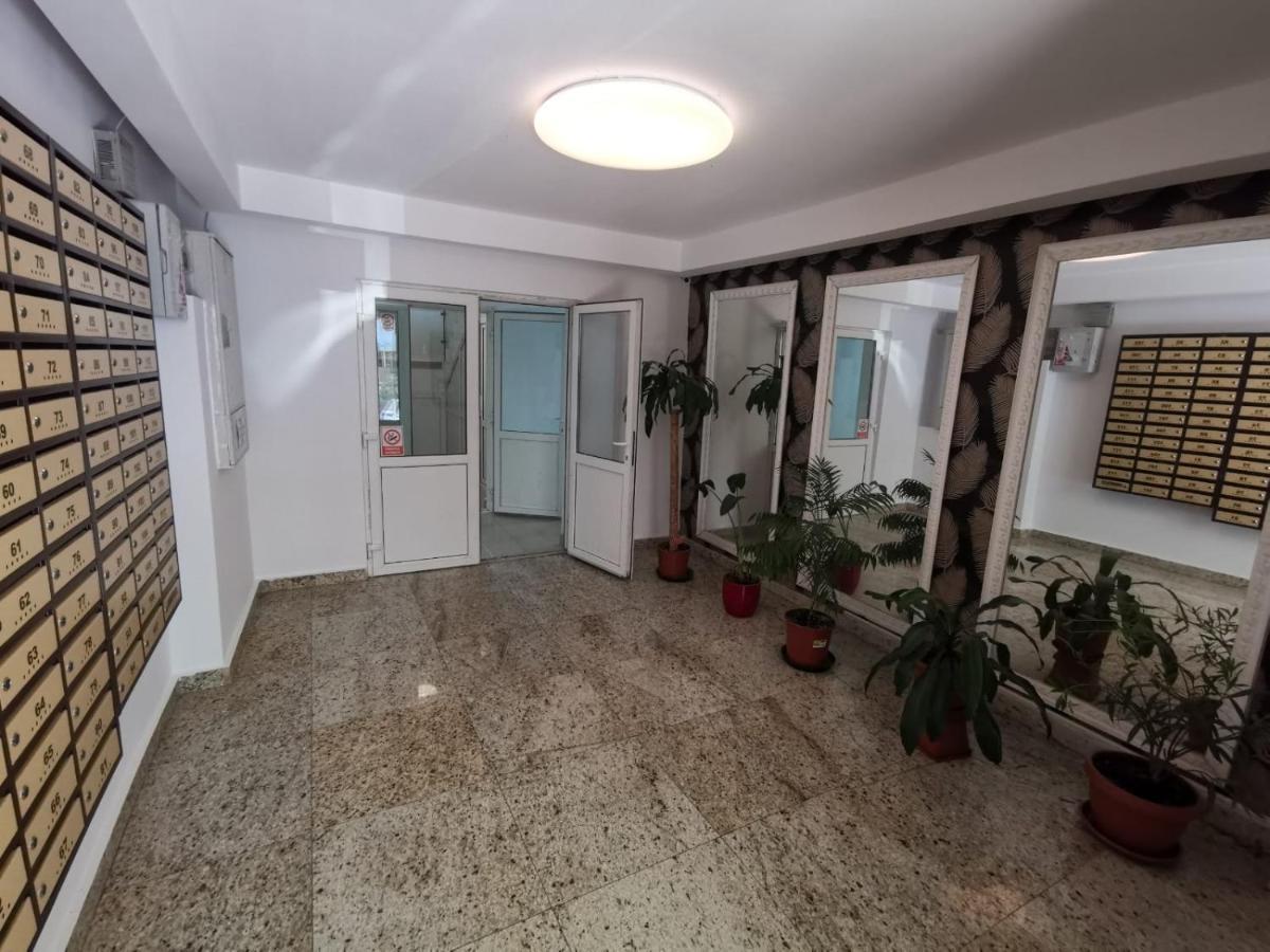 Holidays Inn Studio Bukarest Kültér fotó