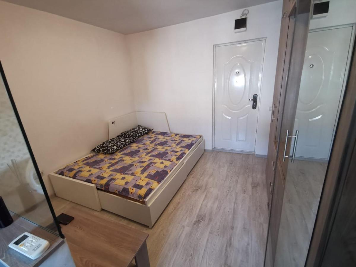 Holidays Inn Studio Bukarest Kültér fotó