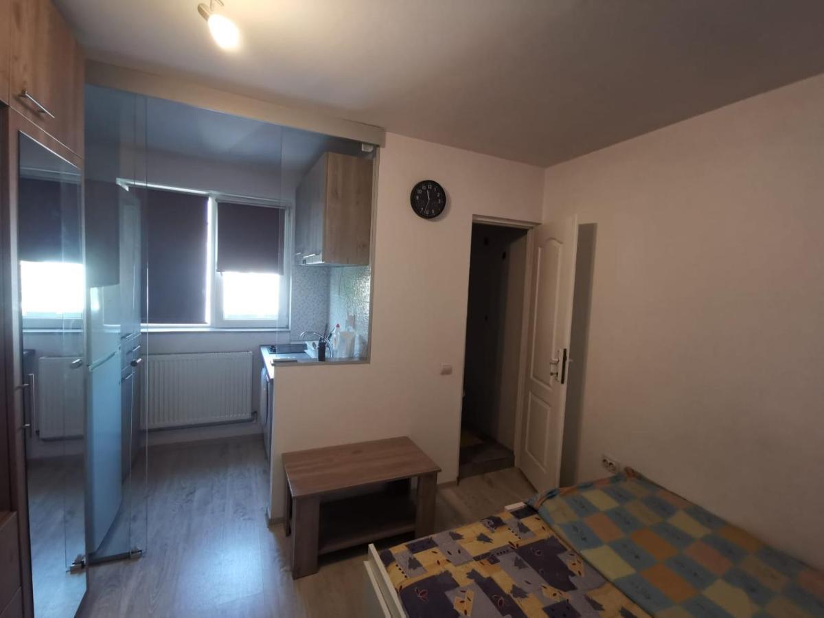 Holidays Inn Studio Bukarest Kültér fotó